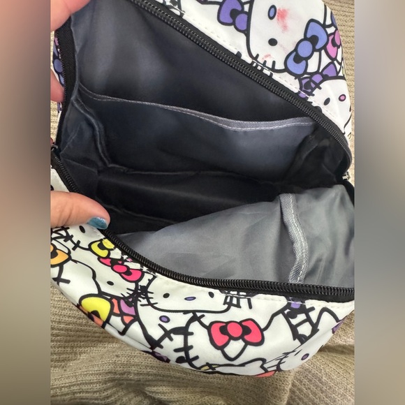 Hello Kitty Patterned Backpack - Picture 4 of 6
